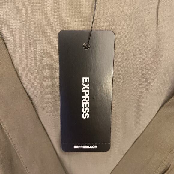 Express Women's Satin V-Neck Cuff Sleeve Top Olive Green Size XS - NWT $58 - Picture 13 of 15